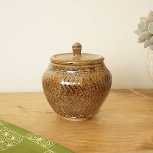 Storage jar, Cremation urn, Handmade studio pottery. X45 image 2