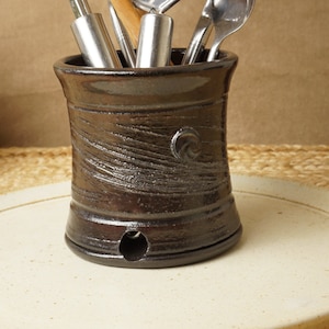 Cutlery Drainer. Brown Black Cutlery drainer. Utensil holder. Toothbrush holder. Handthrown stoneware studio pottery. G2111