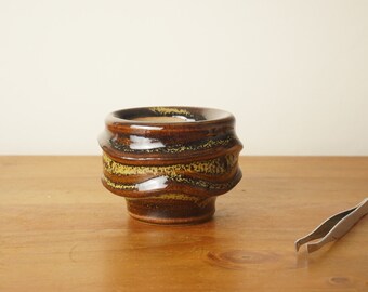 Bonsai pot. Treacle brown and gold   Mame bonsai pot. Handmade wheel thrown studio pottery. G1654 StevaCeramics