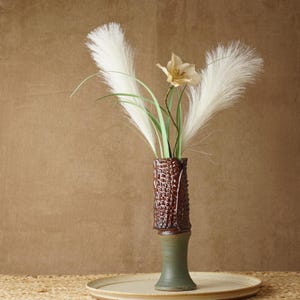 Vase. Red green crocodile skin Ikebana / bud vase. Handmade wheel thrown studio pottery. G2087 StevaCeramics