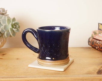 Tasse en grès. Tasse crème bleue capacité 280ml, Poterie de studio en grès jetée à la main G807R