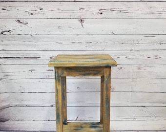 Farmhouse accent table- rustic side table- living room furniture- end table- distressed table- entryway table- farmhouse decor- rustic decor