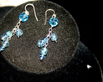 Long dangling earrings, blue swarovski cristal, grey glass beads, sterling silver, hook