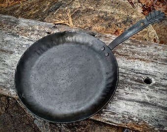 Skillet, Oak Leaf Carbon Steel