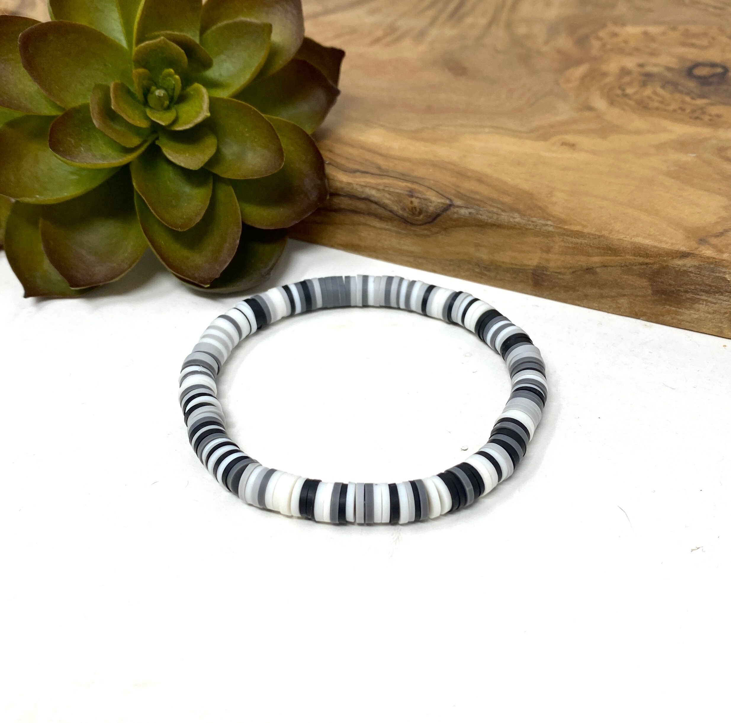 Set di braccialetti di perline di argilla preppy estivi - Italia