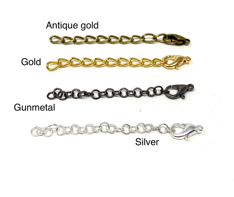 Pode incluir: Quatro estilos diferentes de corrente para a fabrica&ccedil;&atilde;o de joias. Correntes de ouro antigo, ouro, bronze e prata com fechos de lagosta.