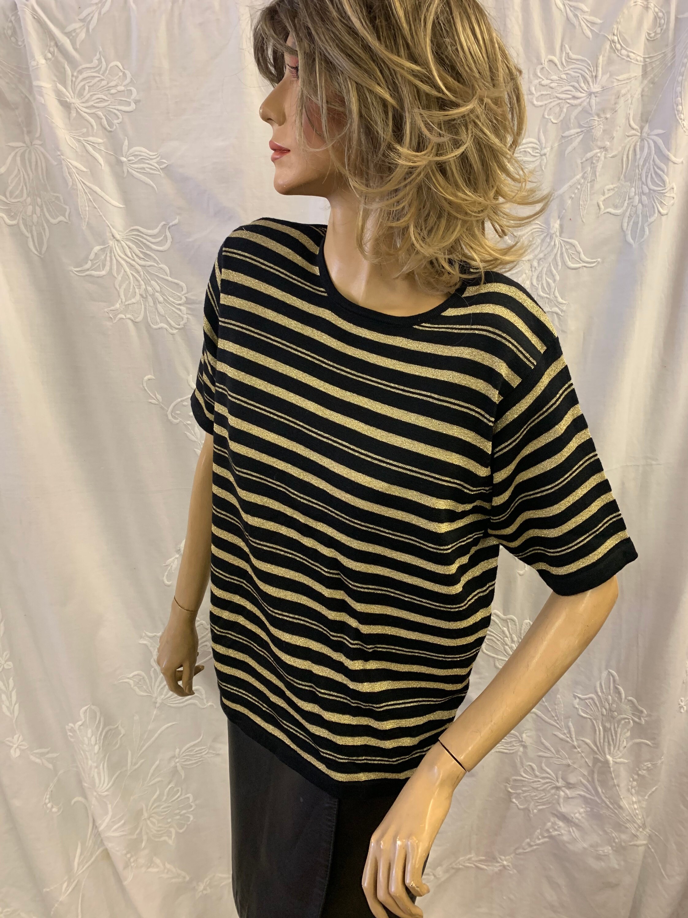 Image of Black & Gold Sparkly Top Made By Viyella Size Medium