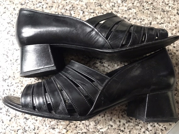 ladies black leather sandals