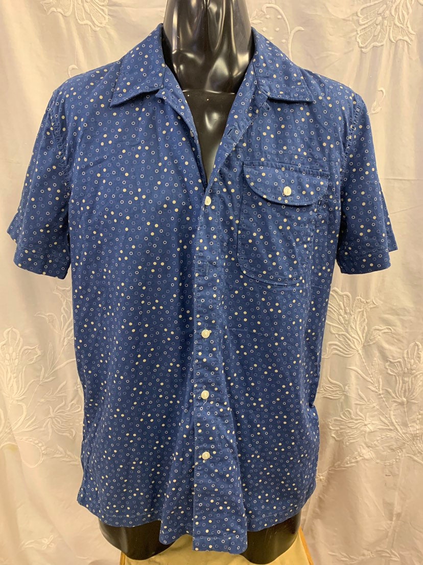 Image of Vintage Levis Blue Cotton Short Sleeve Shirt. Size Medium