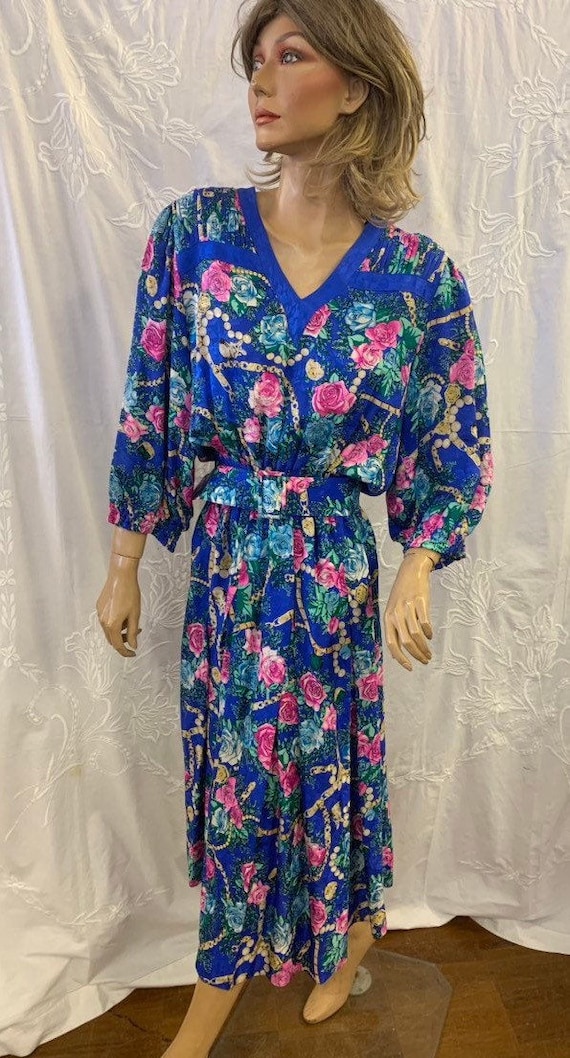 Gorgeous Vintage Silk floral print 80's dress size