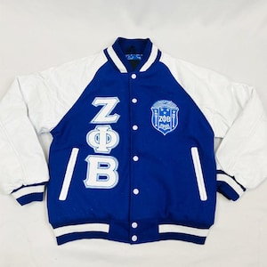 Chaqueta universitaria personalizada de la hermandad Zeta Phi Beta: chaqueta de lana y cuero bordada para mujer, hecha a medida y personalizable.