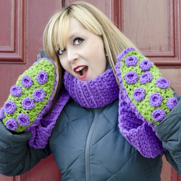 Crocheted tentacle scarf mittens octopus CUSTOM, Cthulhu inspired by HP Lovecraft