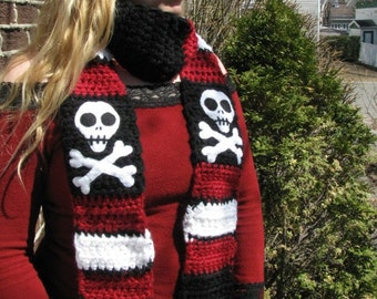 Crocheted pirate skull scarf CUSTOM, striped scarf with colors of your choise and pirate skull