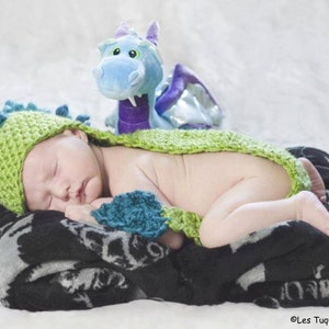 Crocheted dragon hat with tail and mohawk LINED white fleece CUSTOM, dragon hat for shooting photo pro new born and young baby