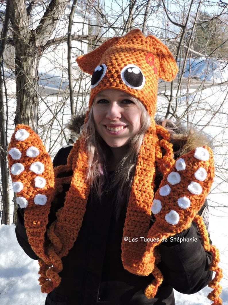 Squid hat, scarf and mittens LINED with fleece CUSTOM crocheted, tentacle scarf, octopus animal hat image 2