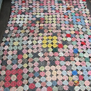 Antique Quilt Yo-Yo Pattern Handmade Rosettes Assorted Fabrics & Colors 49 3/4&quot; x 66 1/2&quot; Antique Textile