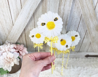 Fake Daisy with Bees Pop / Summer Decor / Bee Decor / Faux Food / Farmhouse Decor / Fake Popsicle