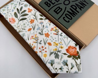 Boho Blooms Tie Spring Garden - Saliegroen Blush Zacht Oranje Blauw - Bijpassende pochet en manchetknopen verkrijgbaar