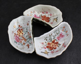 Vintage Set 3 Clam Shell Oyster Plates Bowls Bird and Butterfly Hand painted gold trim Porcelain