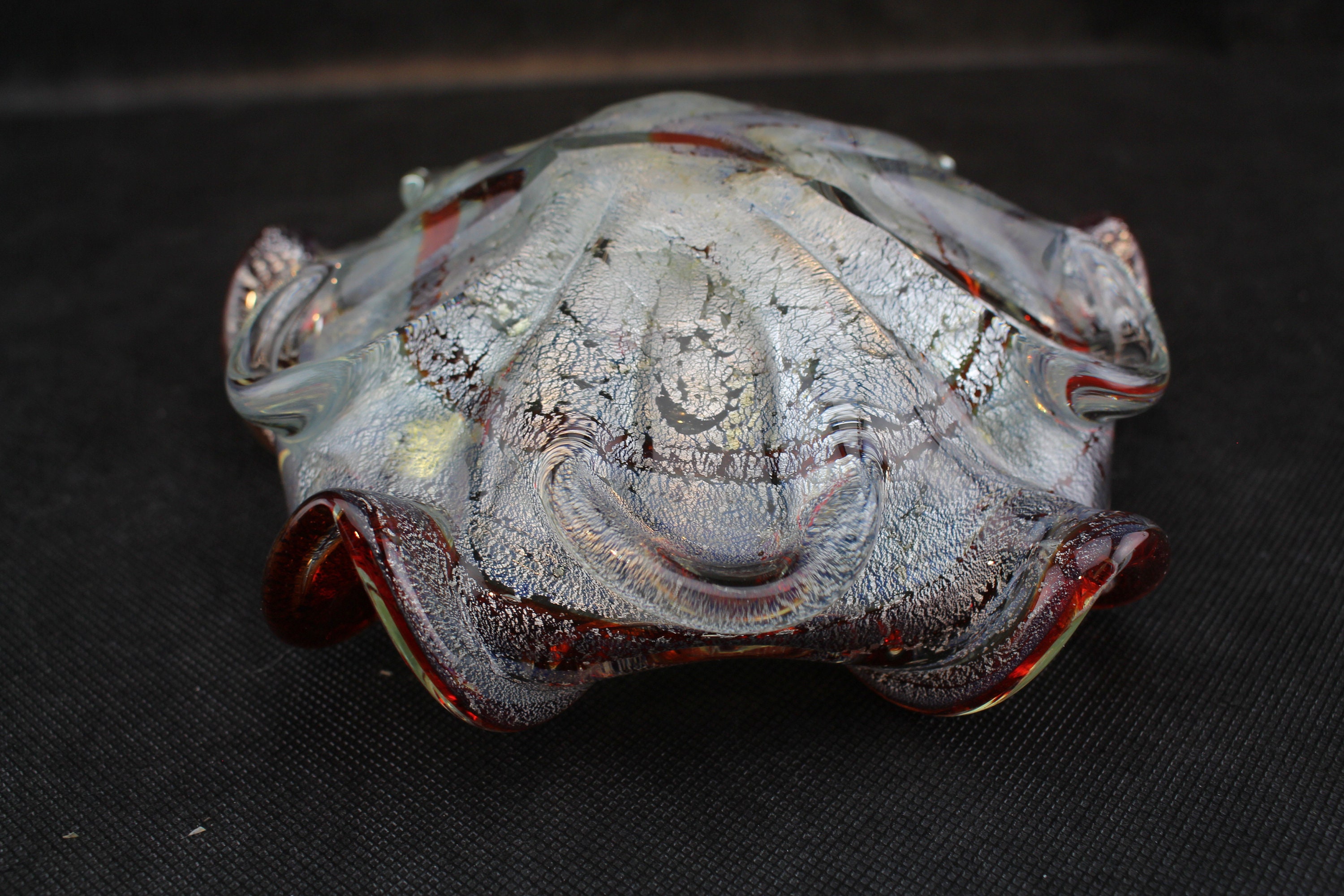 ムラーノガラスボウル：銀箔、金粉、ルビーレッドの縁 - Etsy 日本