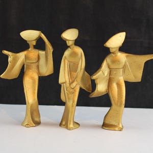 Geisha Dolls Set of Three Dancing 7&quot; Cast Iron Gold Figurines Japanese Mid Century Asian Home Decor