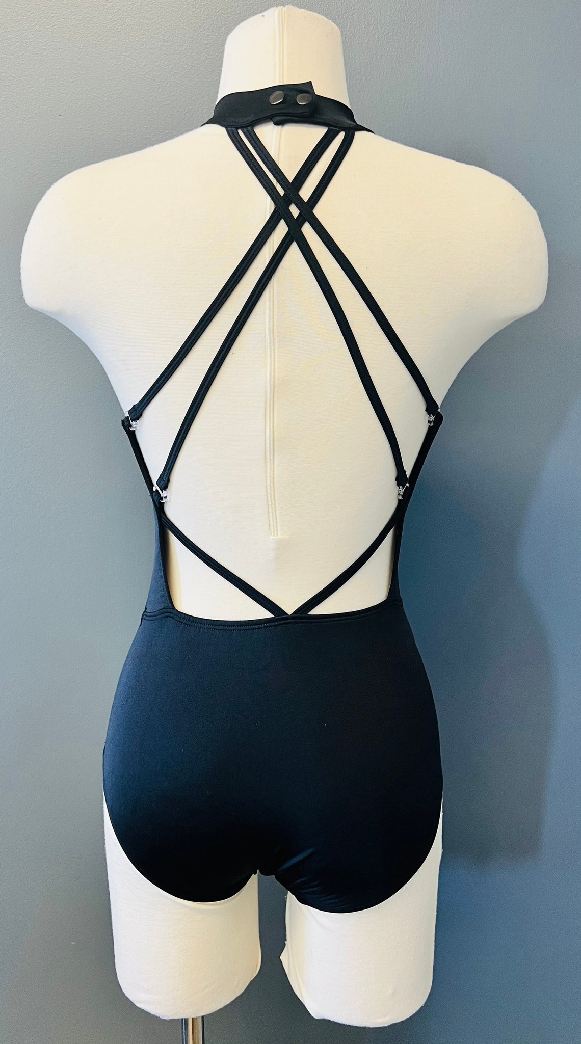 Solid Lycra Sleeveless Open Back Leotard