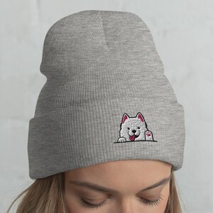 Samoyed Embroidered Beanie / Embroidery Knit Head-Warming Hat / Winter Gift Cartoon Kawaii Peeking Dog Head Lovers / One Size Fits All