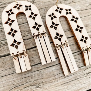 Arches and Fringe cut-out earrings in Maple wood with brass image 2