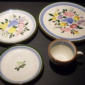 1940&#39;s Stangl &quot;fruit & flowers&quot; dinner set
