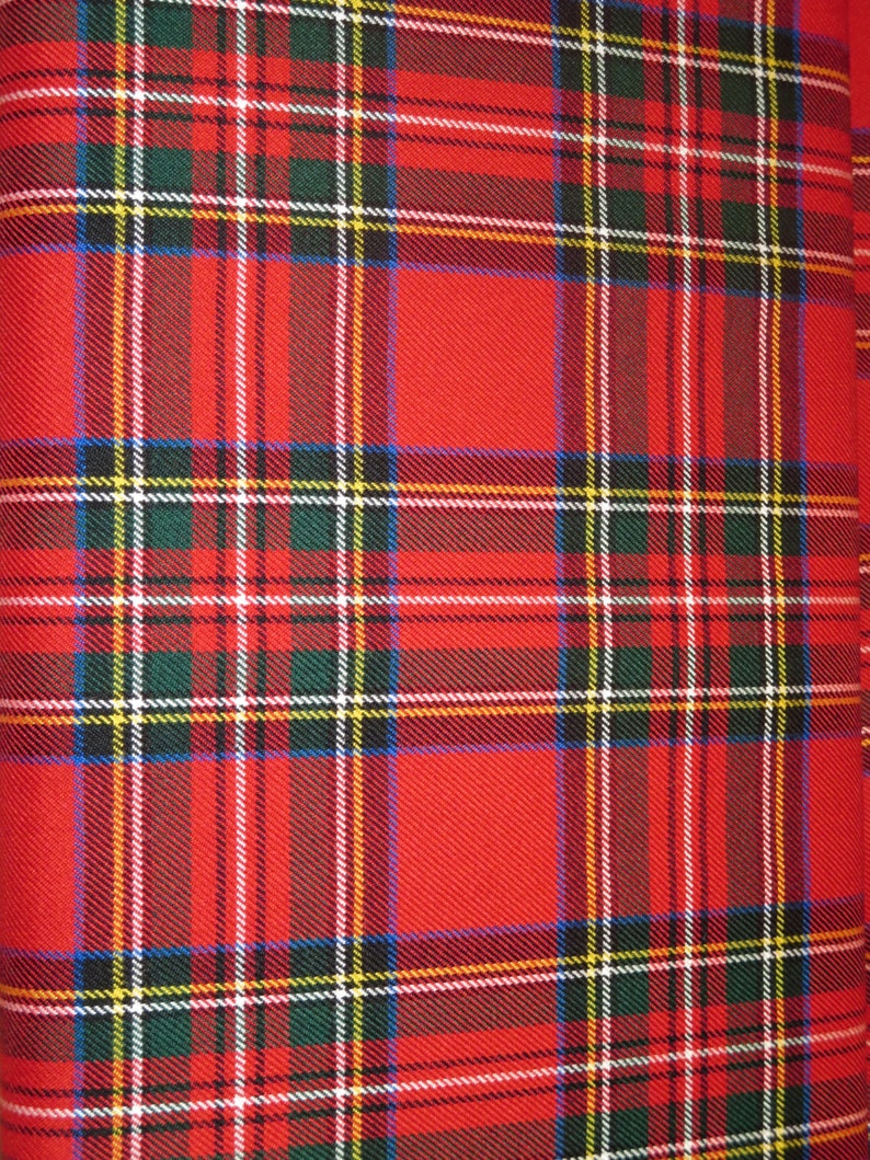 RED ROYAL STEWART TARTAN 100/% FINE WEAVE COTTON CHECK FABRIC Christmas