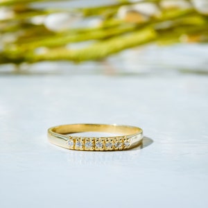 Echte diamanten ring, halve eeuwigheid, 9K, 14K, 18K massief goud, geboortesteen april, sierlijke stapelring, minimalistische sieraden, handgemaakt cadeau voor haar