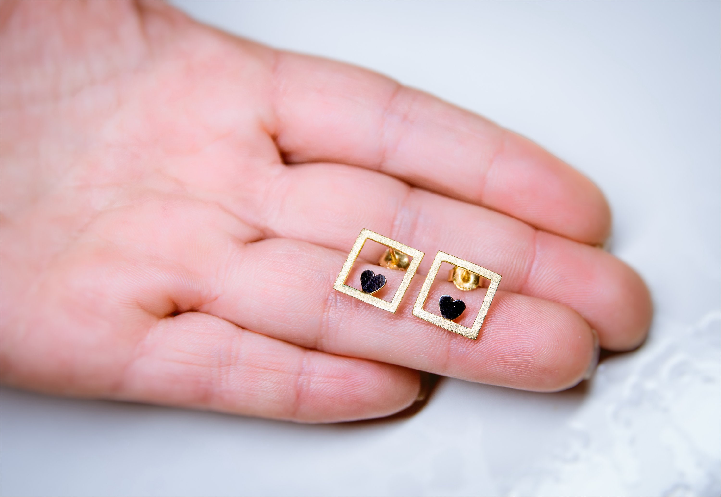 Pendientes De Tuerca Auténticos De Oro Blanco De 9 Quilates