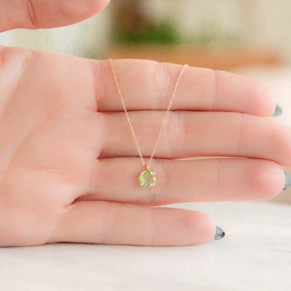 Green Peridot Necklace,August Birthstone,9K,14K,18K,Solid Gold,Natural Gemstone,Round Bezel Peridot,Birthday Gift,Graduation Gift,Mom Gift