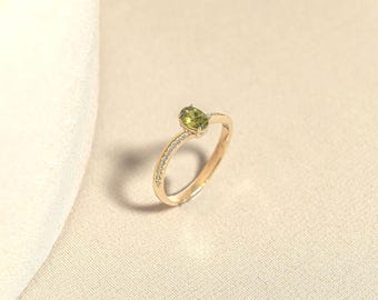 Green Peridot Ring with White Zircons, K9 Solid Gold, Oval Crystal, Natural Gemstone