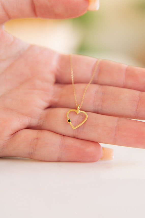 【関税込み】Small Solitary Heart Necklace in 9 carat gold an Heart Necklace, 9K,14K,18K, Solid Gold, Valentines Day, Love