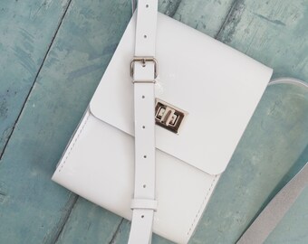 Patent White Leather Shoulder Bag, Cross Body Women's Bag, Retro Y2K, Simple High Gloss Leather Design, Small Party Bag
