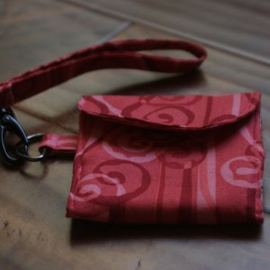 Monedero rojo y crema