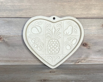 Pampered Chef Stoneware Heart Cookie Mold: Fruit Design