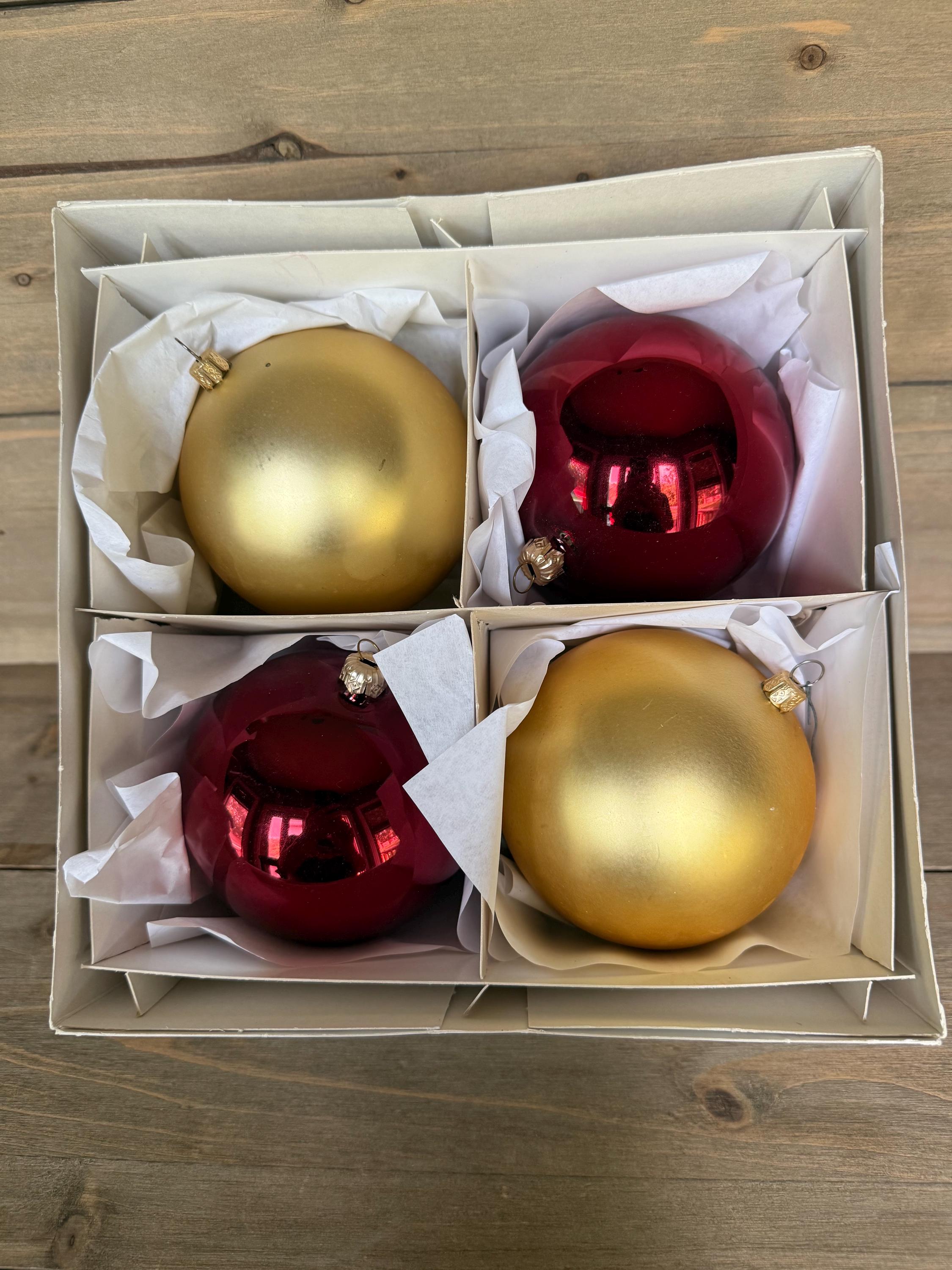 ドイツのクリスマスオーナメント　ゴールド ヴィンテージクリスマスガラスオーナメント：赤と金、ドイツ製、4個