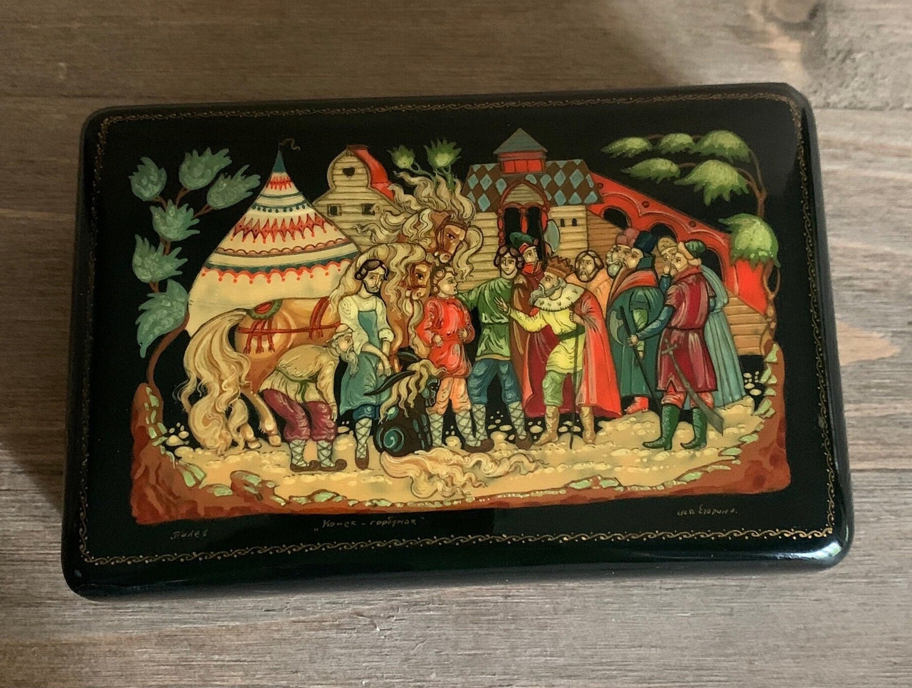 パレフ産のロシア漆器箱 - Etsy 日本