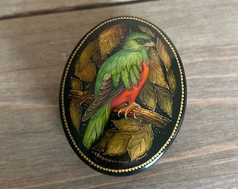 Caja de laca rusa vintage Fedoskino, pájaro pintado a mano, ovalado, arte popular de la URSS