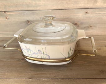 Cacerola Iris Corningware con tapa y base de metal