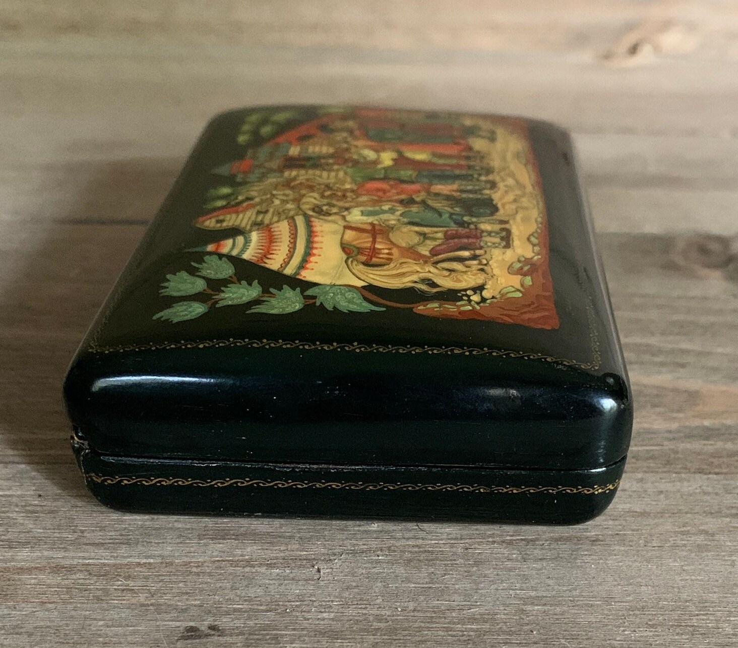 パレフ産のロシア漆器箱 - Etsy 日本