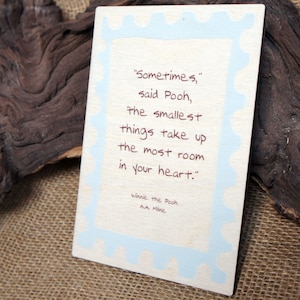 Legno stampato cartolina - "Piccole cose" (Winnie The Pooh da A.A. Milne)