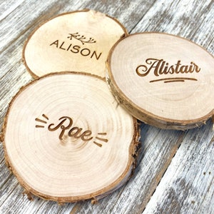 30+ personalised wood slice place setting coasters - wedding place names / favours / favors, rustic wedding coasters, wood slice coasters