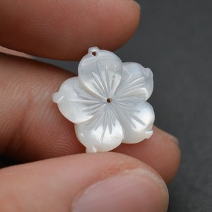 Two Holes Natural White MOP Shell 16mm Flower Beads Charm Jewlery Making Free Shipping