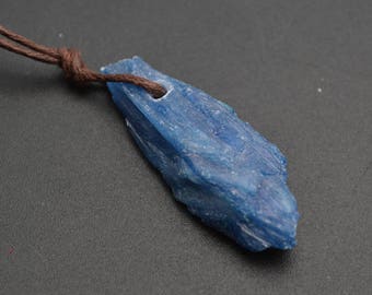 Natürliche blaue Kyanit Rough Stone Nugget Anhänger