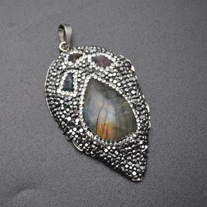 1pc Natural Labradorite Stone Paved Red Tourmaline Chips and Crystal Beads Unique Pendant Leaf Owl Shape Jewelry