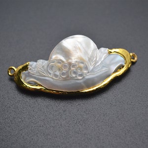 24k Gold plating Natural White Shell Carved Flower Cloud Shape Pendant Jewelry Connectors