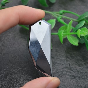 Natural Titanium Hertz Faceted Wolf Teeth Shape Pendant for Woman Man Jewelry Making